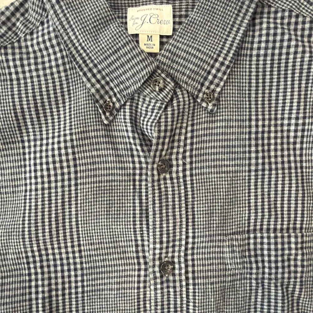 J Cew Slim Button Down Shirt Mens Size Medium M Untucked Check Plaid Long Sleeve